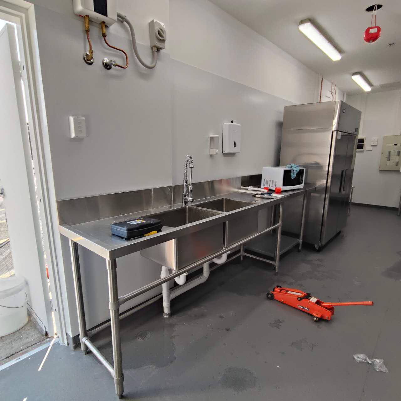 Maddington Commercial Kitchen Fit-Out photo 28